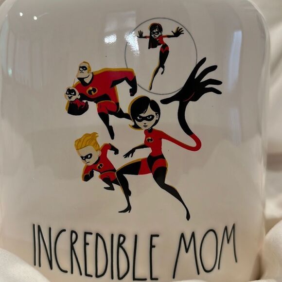 Rae Dunn Disney Pixar The Incredibles Large Cookie Jar “Incredible Mom” NWT - Picture 3 of 8
